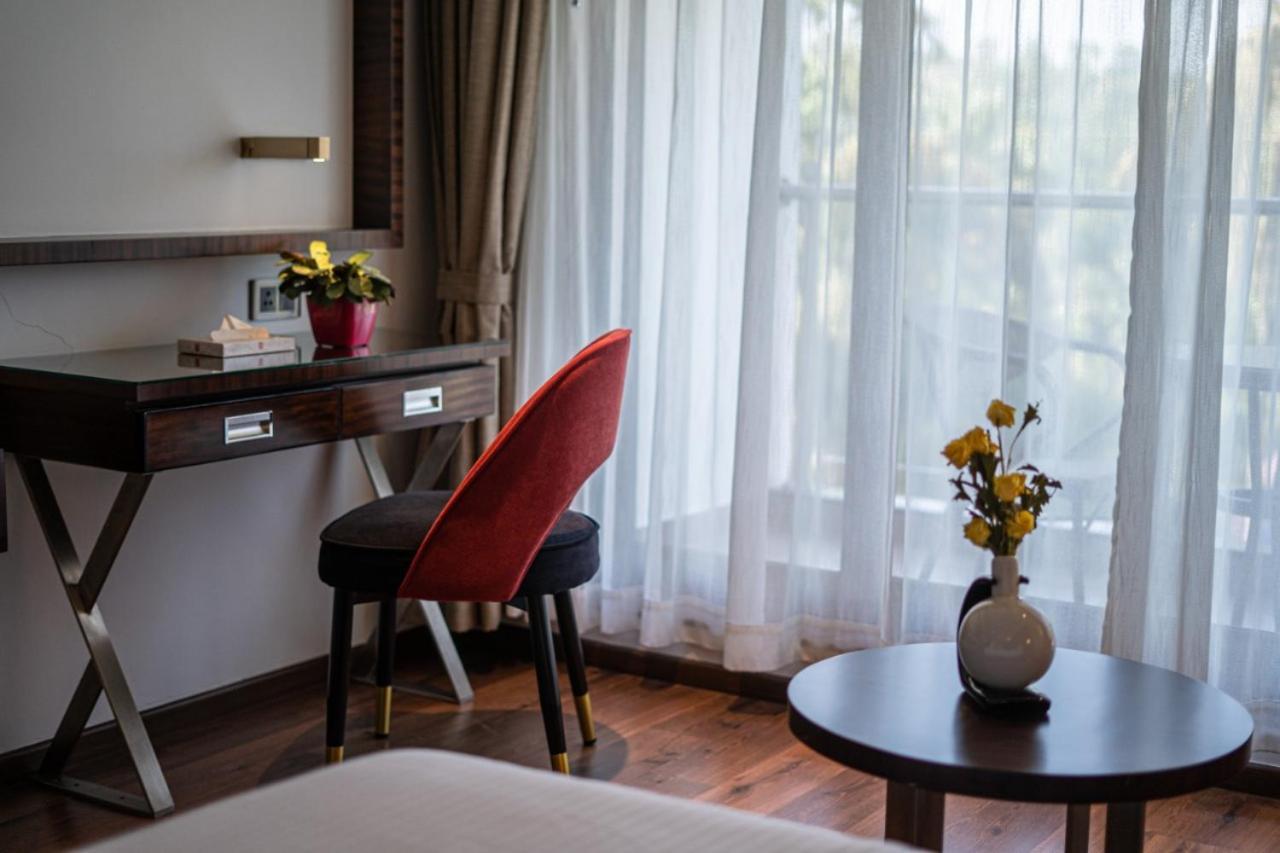Saugandhika West Gate Hotel วายานาด ภายนอก รูปภาพ
