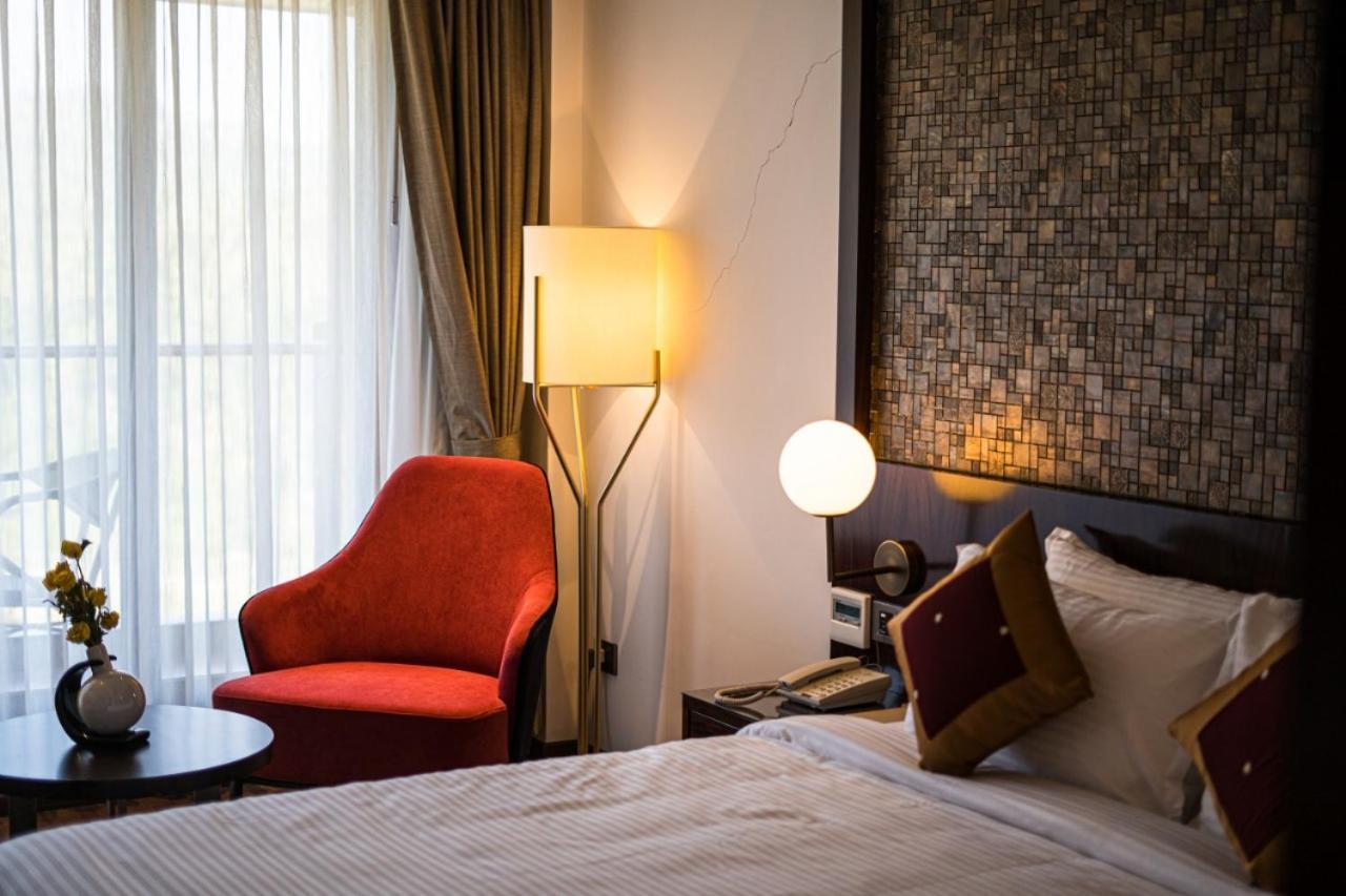 Saugandhika West Gate Hotel วายานาด ภายนอก รูปภาพ