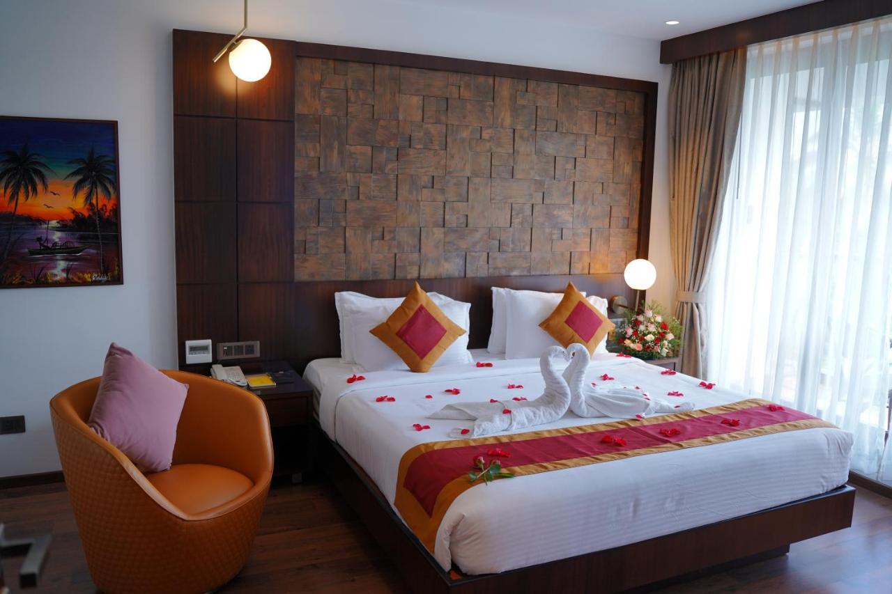Saugandhika West Gate Hotel วายานาด ภายนอก รูปภาพ