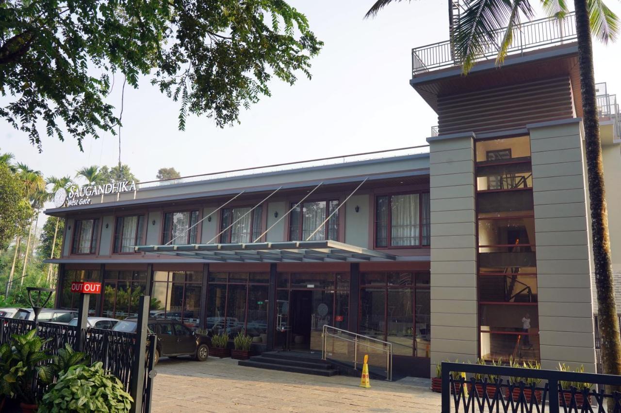 Saugandhika West Gate Hotel วายานาด ภายนอก รูปภาพ