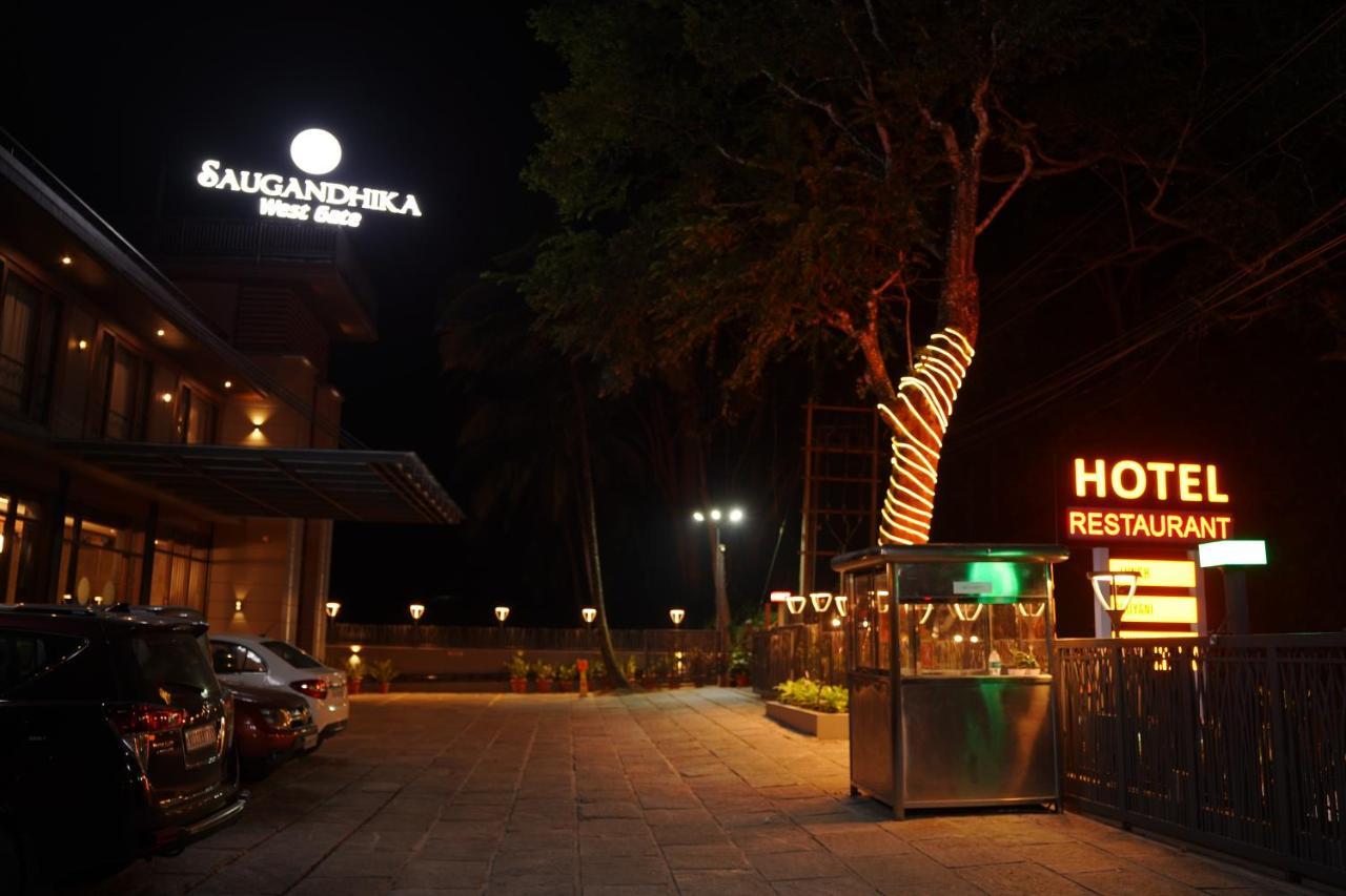 Saugandhika West Gate Hotel วายานาด ภายนอก รูปภาพ