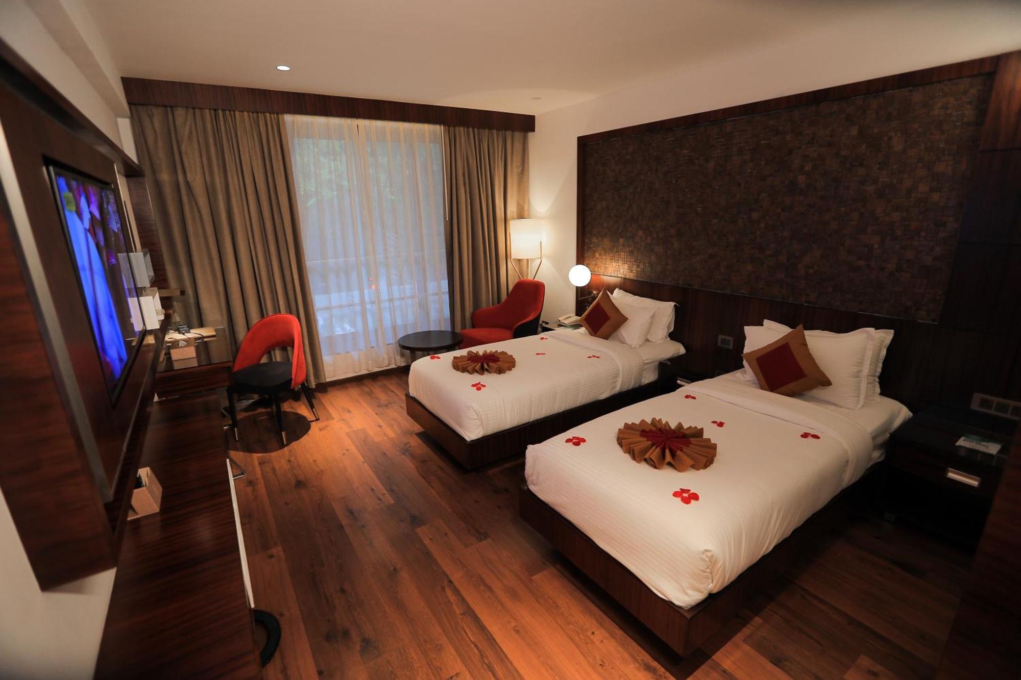 Saugandhika West Gate Hotel วายานาด ภายนอก รูปภาพ