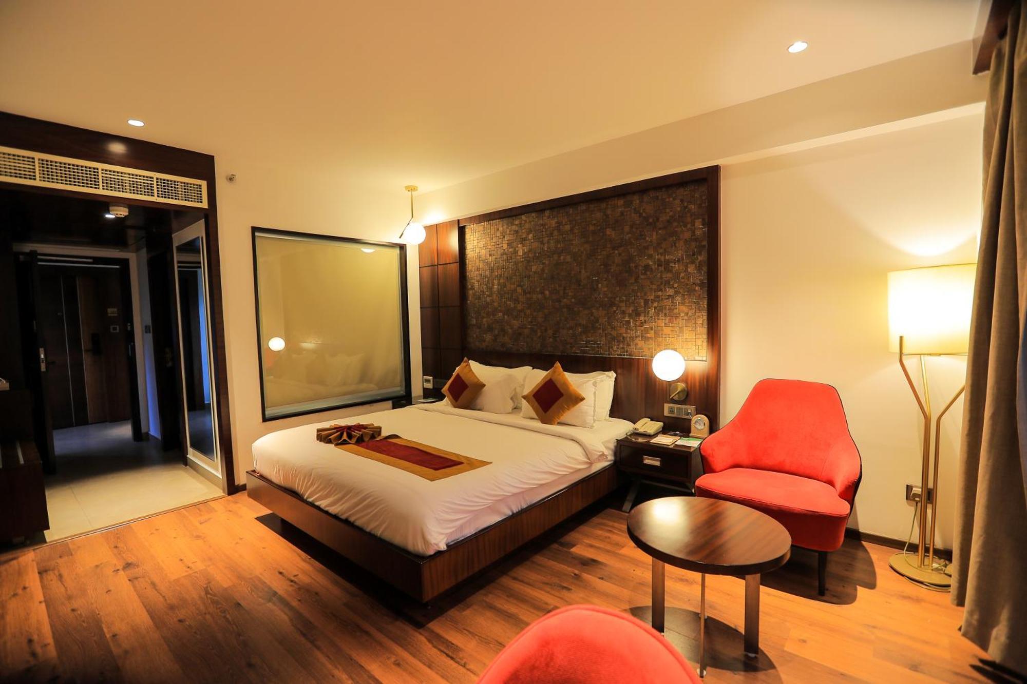 Saugandhika West Gate Hotel วายานาด ภายนอก รูปภาพ